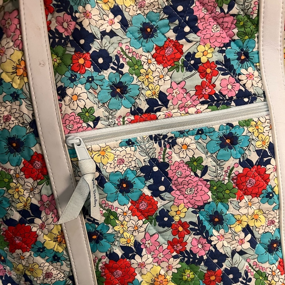 Vera Bradley White Floral Tote Vibrant Design - Picture 4 of 6
